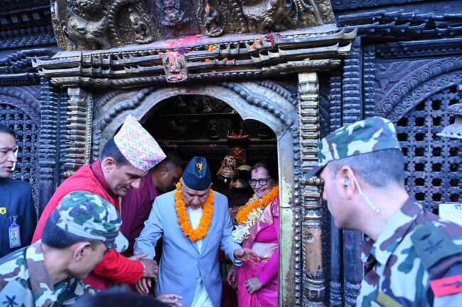 राष्ट्रपतिद्वारा  महाअष्टमीको शुभअवसरमा पलान्चोक भगवतीको दर्शन तथा पूजाअर्चना