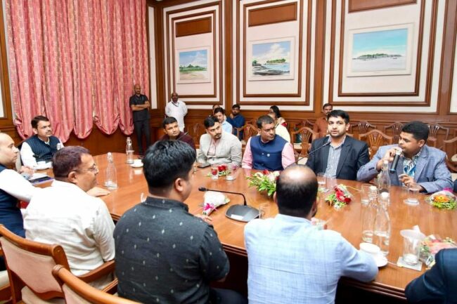 नेपाली क्रिकेटलाई सहयाेग गर्न तयार छाैं -महाराष्ट्रका उपमुख्यमन्त्री