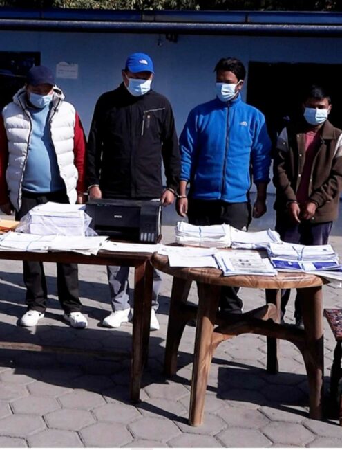 नक्कली भिजिट भिसासहिका कागजात बनाएर बिदेश पठाउने गिराेह पक्राउ