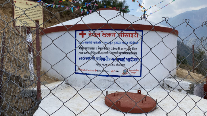 रेडक्रसको सहयोगमा ६२ घरधुरीमा पिउने पानीको धारा
