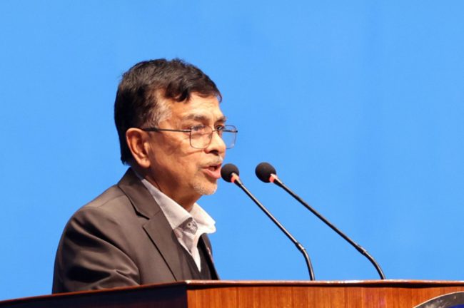 प्रधानमन्त्रीमाथि सत्ताधारीकै आलोचना