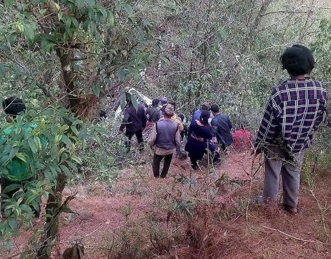 जन्ती बोकेको बस दुर्घटना हुँदा तीनको मृत्यु ५२ घाइते