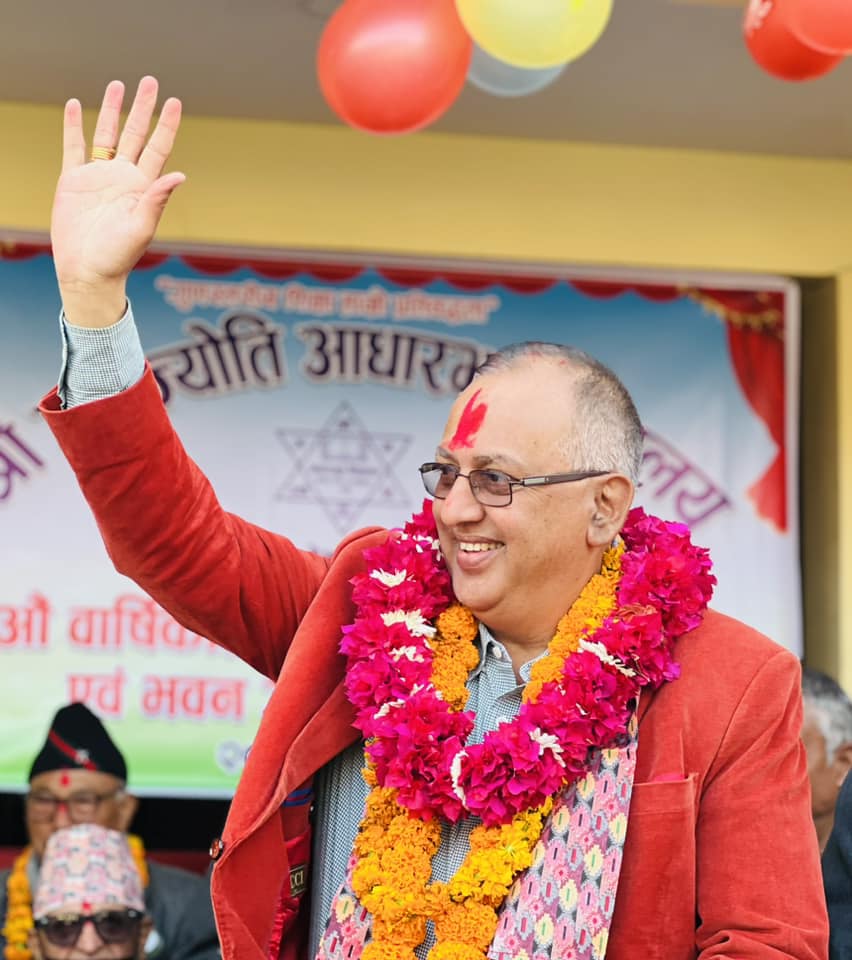 आफ्नो राजनीति सुरक्षित हुनेभए प्रचण्ड राजसंस्थाको पक्षमा उभिन्छन – शंकर भण्डारी