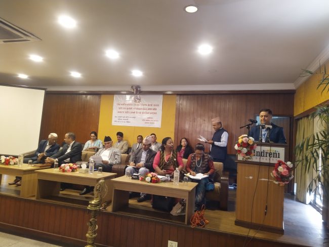 ज्येष्ठ नागरिकका सवालमा सराेकारवालासंग छलफल