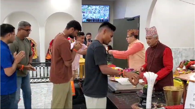 नेदरल्याण्ड्ससँग खेल्नुअघि नेपाली टोलीले गरे युलेसस्थित पशुपतिनाथ र बौद्ध विहारको दर्शन