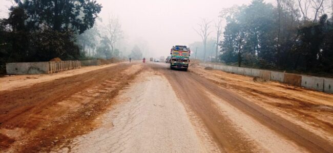 नारायणगढ बुटवल सडक खण्ड : वर्षाका कारण सडक विस्तारको काम रोकियो