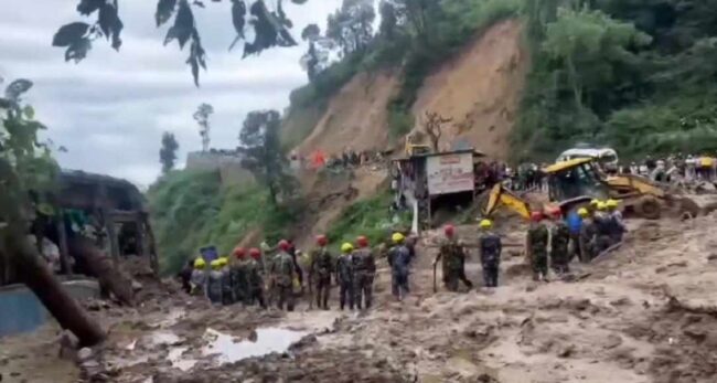 विपद्मा घरबास गुमाएका परिवारहरुका लागि अस्थायी आवास निर्माण गरिदिने