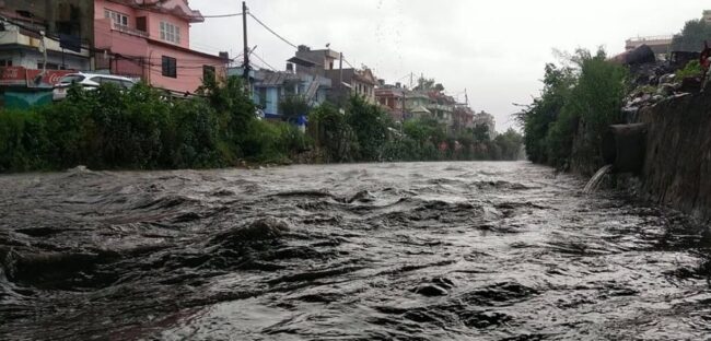 निरन्तरको बर्षाका कारण काठमाडौं उपत्यकामा अधिकाशं नदीमा बाढी