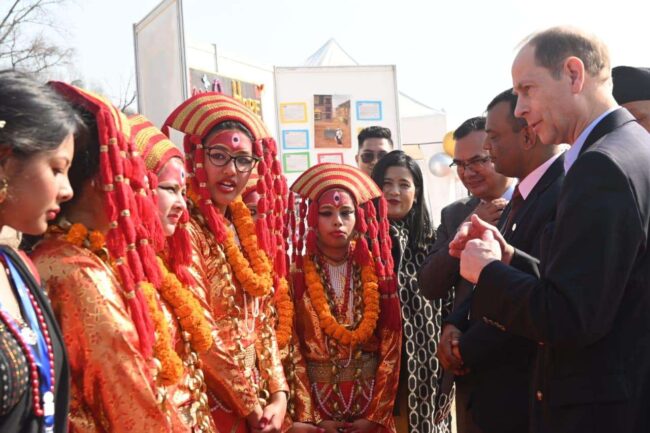 नेपाल आएका बेलायती राजकुमारले दिए १९ नेपाली युवालाई गोल्ड अवार्ड