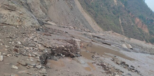 १५ घन्टापछि सञ्चालनमा आयो बीपी राजमार्ग, दुईतर्फी सञ्चालनमा