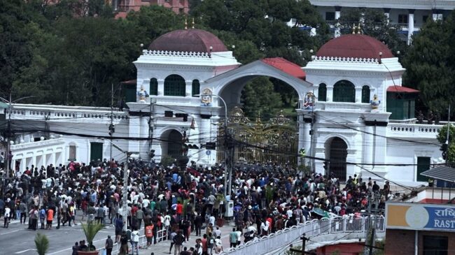 अन्तत : प्रधानमन्त्री केपी शर्मा ओलीले दिए राजीनामा, आयो सुरक्षा निकायका प्रमुख र मुख्यसचिवको अपिल