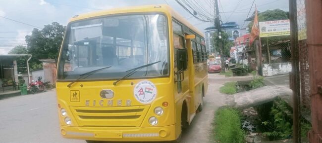 भारतीय दूताबासले दियो डाँडाबजारको भानु माविलाई स्कुल बस