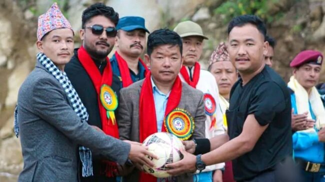 तेस्रो अजङ्गको बरको रुख आमन्त्रित फुटबल प्रतियोगिता पुनः सुचारु
