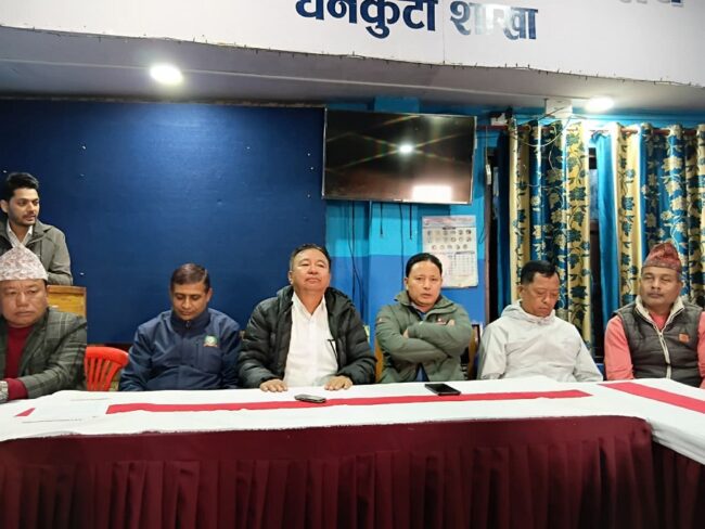 धनकुटामा विघटित एकीकृत समाजवादीका अध्यक्ष राई सहितको टोली एमालेमा प्रवेश