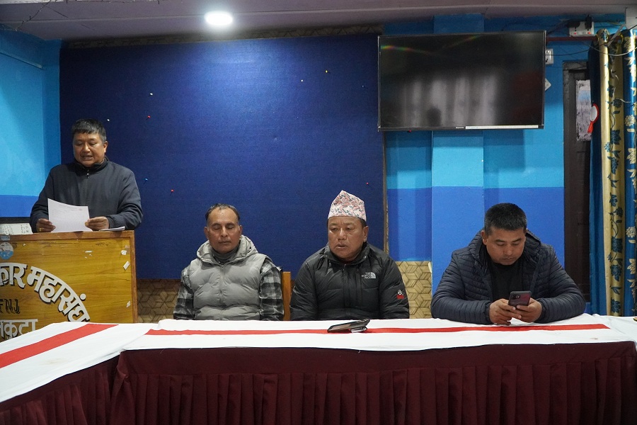 धनकुटाका स्वतन्त्र उम्मेद्वार लाक्पा तामाङविरुद्ध एमालेको पत्रकार सम्मेलन