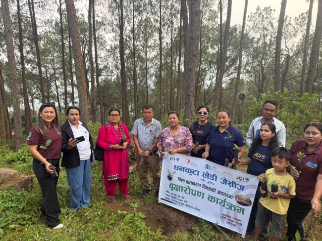 विश्व वातावरण दिवसमा धनकुटाका विभिन्न स्थानहरुमा वृक्षारोपण